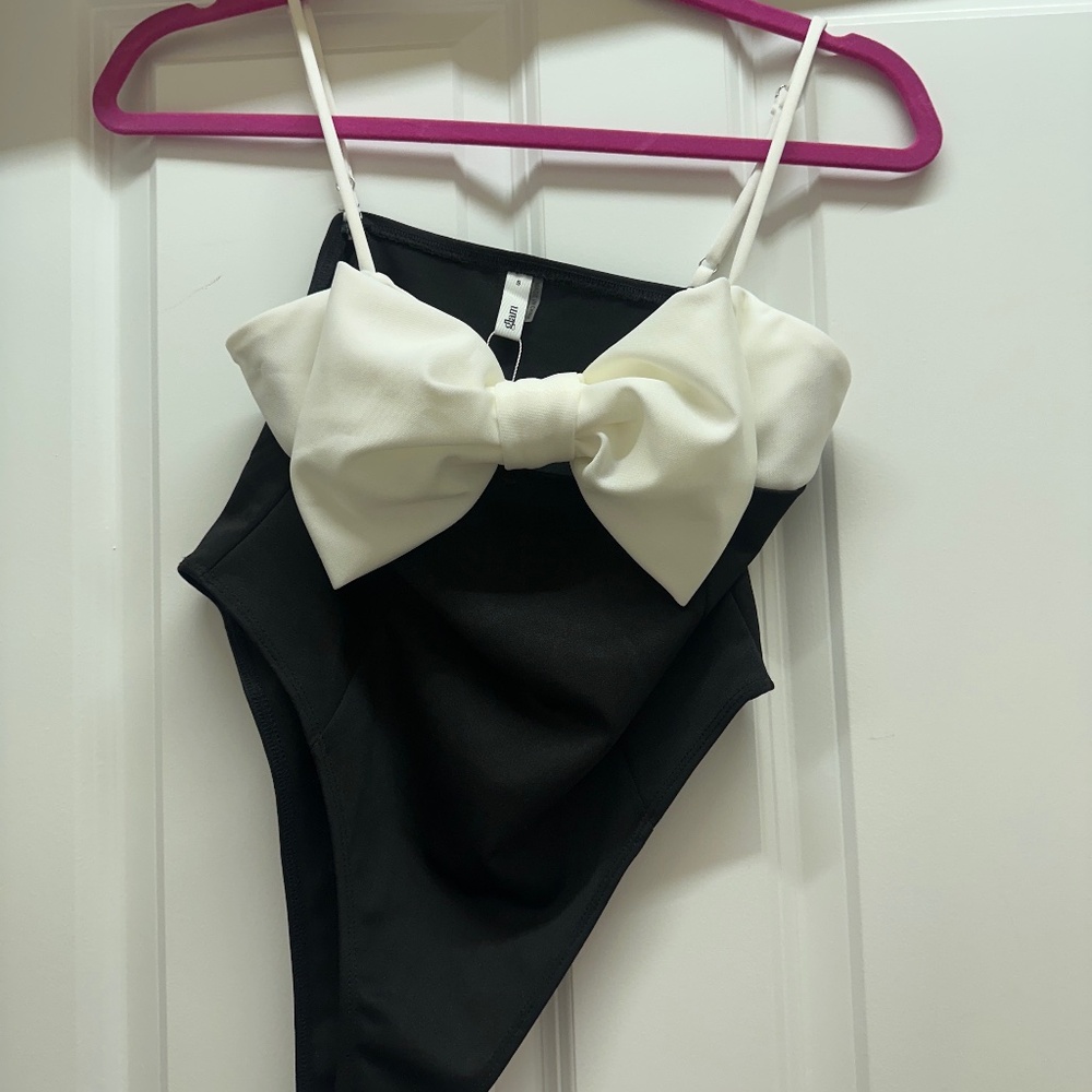 NWOT Glam black white bodysuit with bow - size small